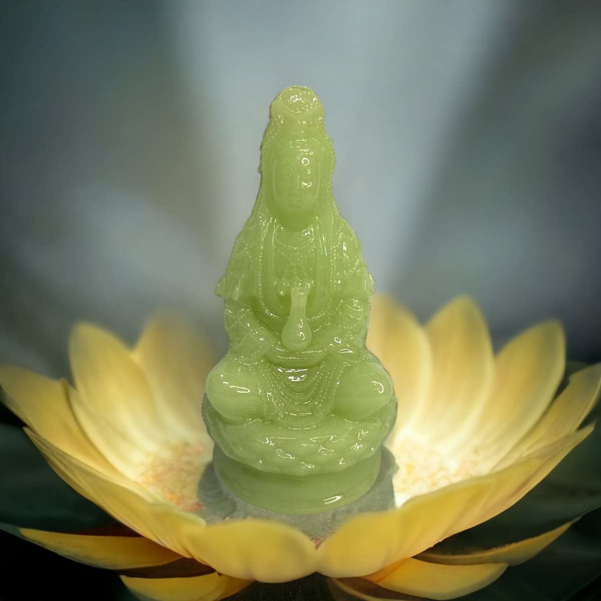 Tượng Quan Thế Âm Bồ Tát ngồi đài Hoa sen