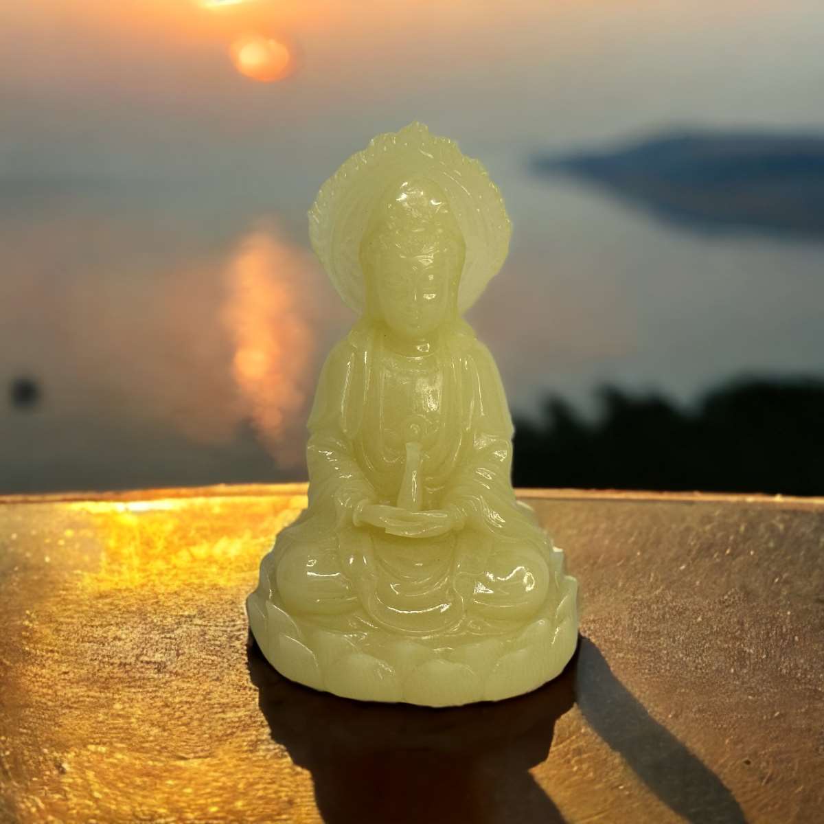 Tượng Quan Thế Âm Bồ Tát ngồi Đài hoa Sen vầng hào quang