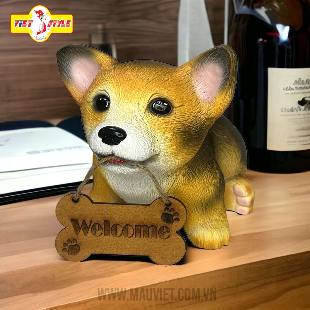Tượng Chó Corgi ngậm bảng Welcome - Màu đốm